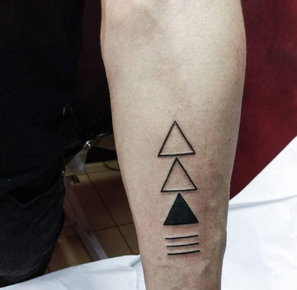 tatuagem triangulo 47