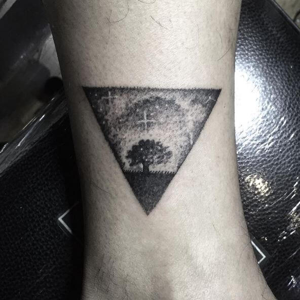 tatuagem triangulo 53