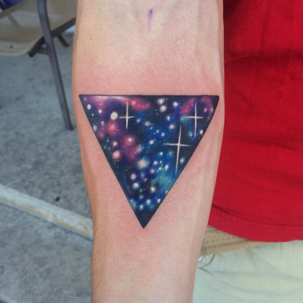 tatuagem triangulo 77